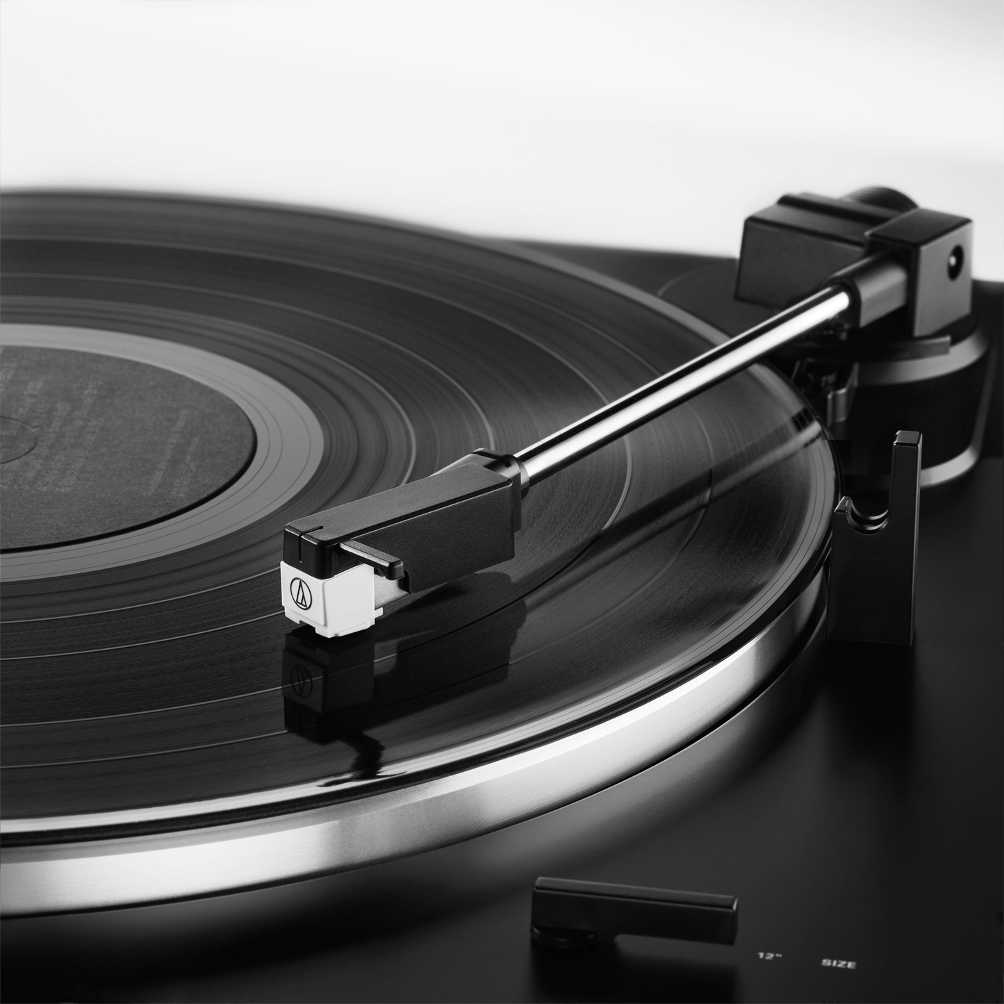 Audio-Technica AT-LP60XBT Fully Automatic Wireless Belt-Drive Turntable - Black (AT-LP60XBT-BK)