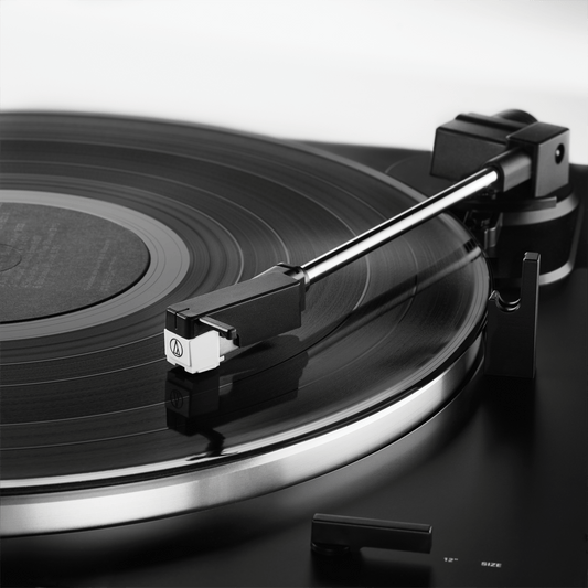 Audio-Technica AT-LP60XBT Fully Automatic Wireless Belt-Drive Turntable - Black (AT-LP60XBT-BK)